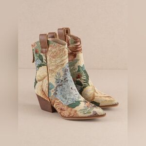 Vintage Floral Jacquard Tapestry Western Boots - Oasis Society